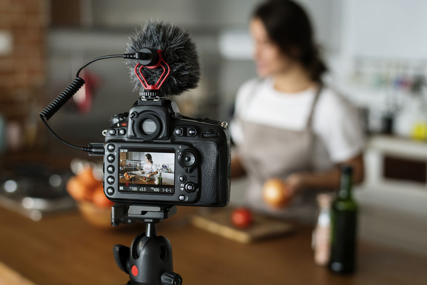 shooting ripresa smartphone video marketing app to you agenzia milano roma digital agency